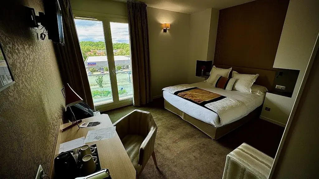 Hôtel - Restaurant Konine_Montceau-les-Mines_slider_image_1