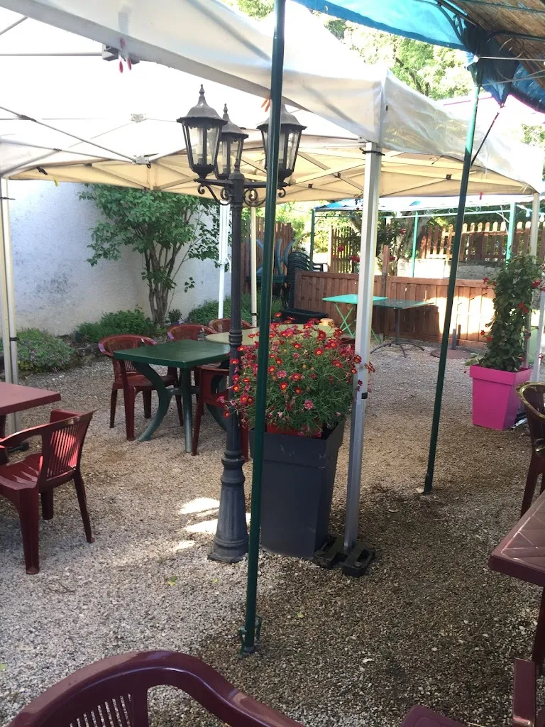 Bistro d Olivier_Montferrand-le-Château_slider_image_1