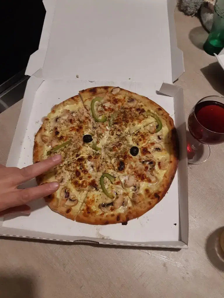 Pizza Jo Montferrand-le-Château restaurant in Montferrand-le-Château