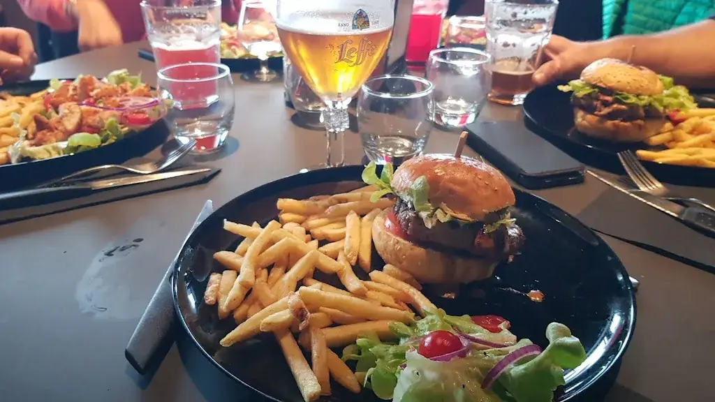 Menu_Pizza Kris_Montmorot_image_6