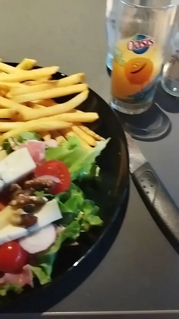 Pizza Kris_Montmorot_slider_image_2