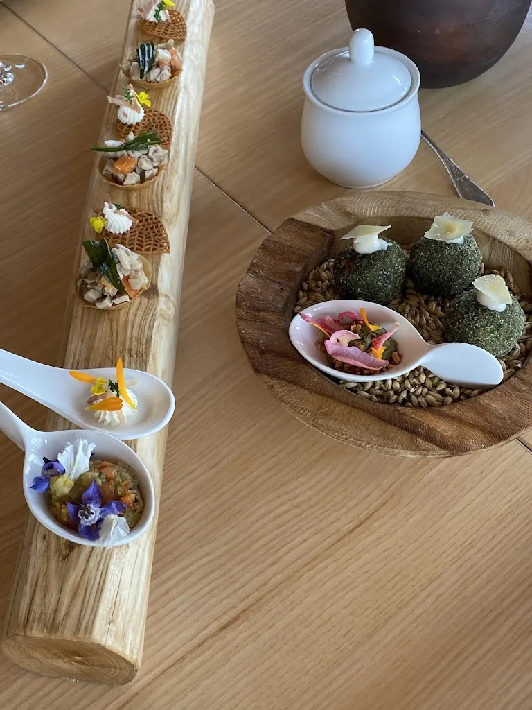 Caroline Sibson_Auberge Lou Pinatou_Solignac-sous-Roche_review