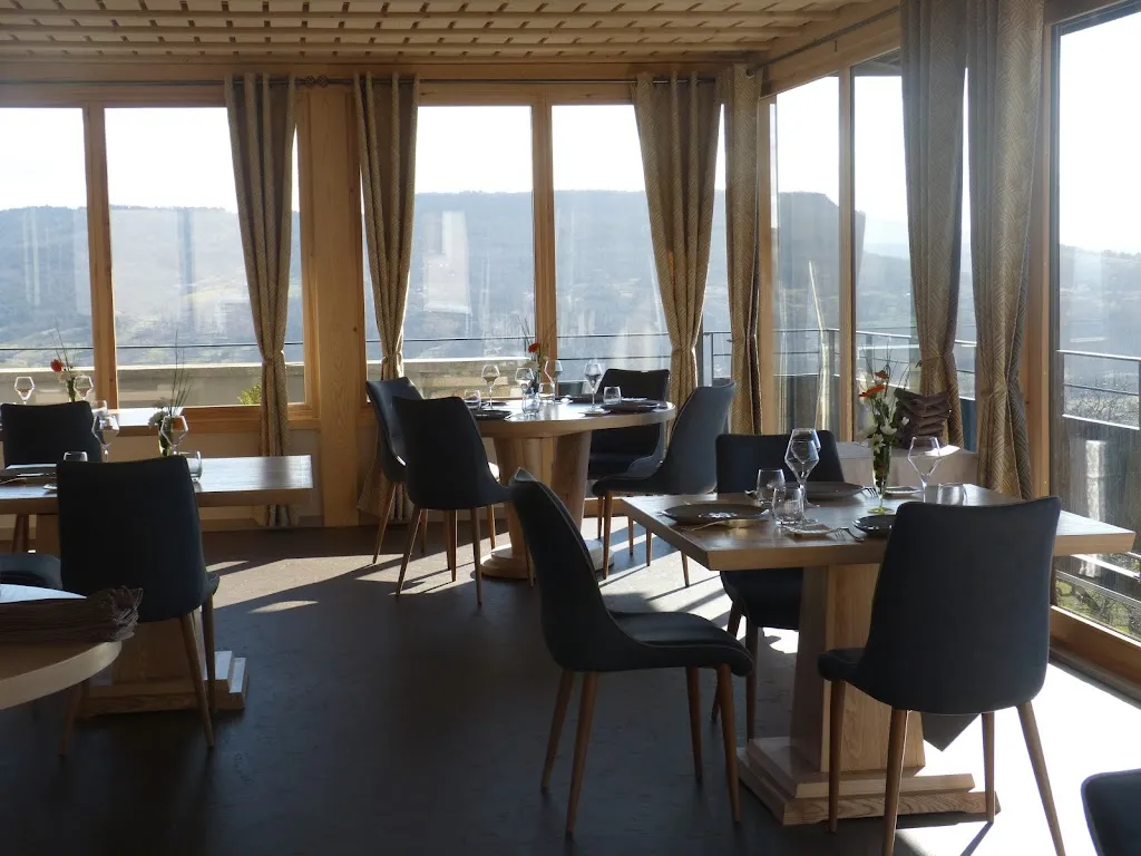 Auberge Lou Pinatou Restaurant in Solignac-sous-Roche