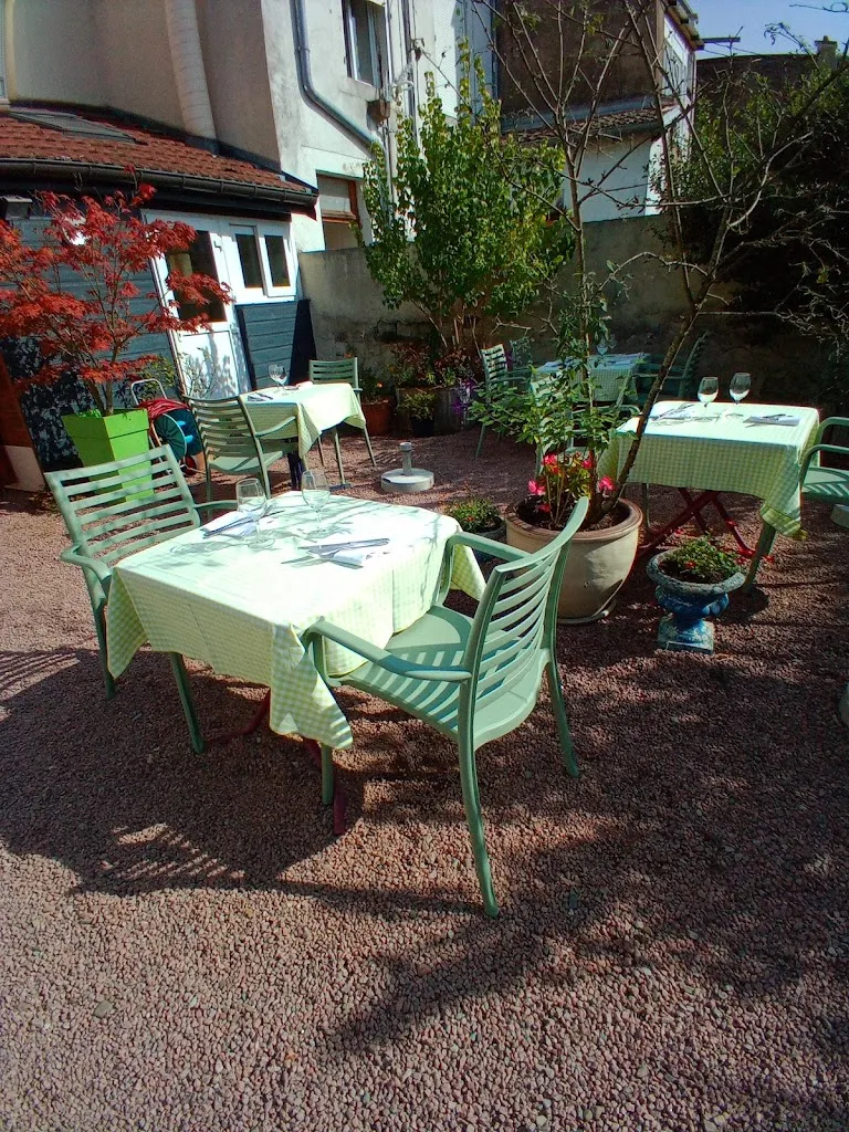 Chez Gustave_Lure_slider_image_3