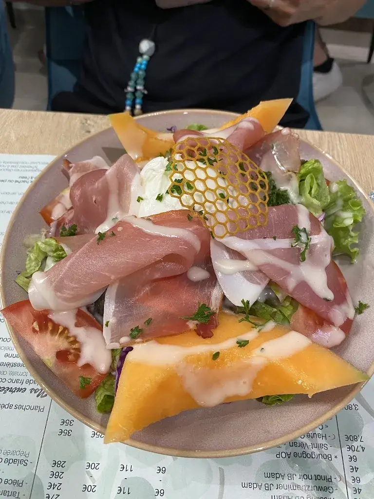 Le Resto de Marine_Lure_slider_image_3