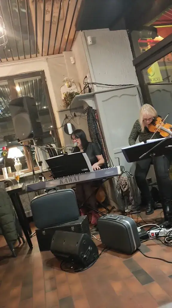 Le Luthra_Lure_slider_image_2