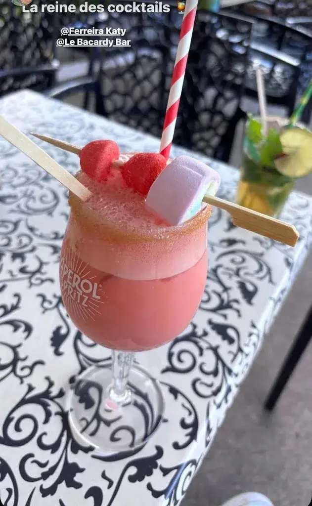 Le Bacardy_Lure_slider_image_2