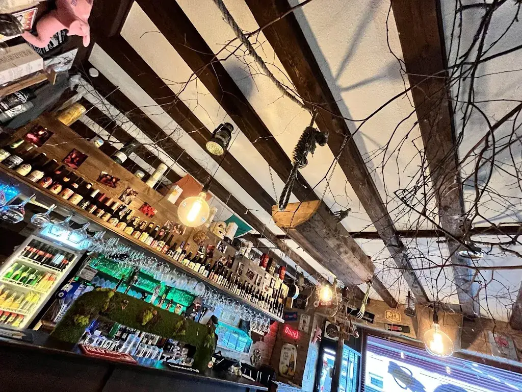 Le Beer_Lure_slider_image_1