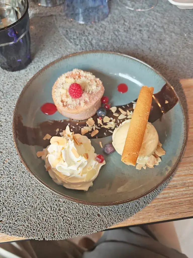 Le Rucsh Restaurant & Brasserie_Morteau_slider_image_2