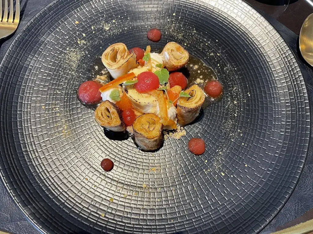 Restaurant @ HOTEL LE GLOBE_Meursault_slider_image_3