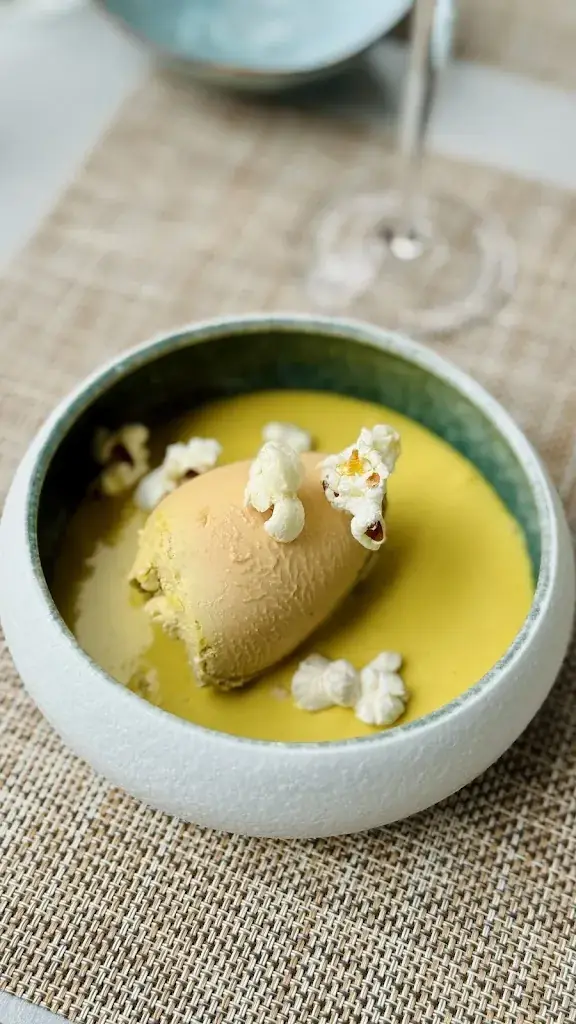 Monique van Loon_L'épisode_Meursault_review