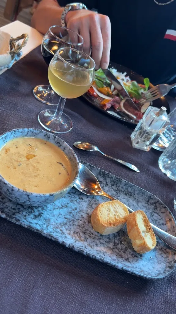 daniele krattli_L'oustau_Moirans-en-Montagne_recensione