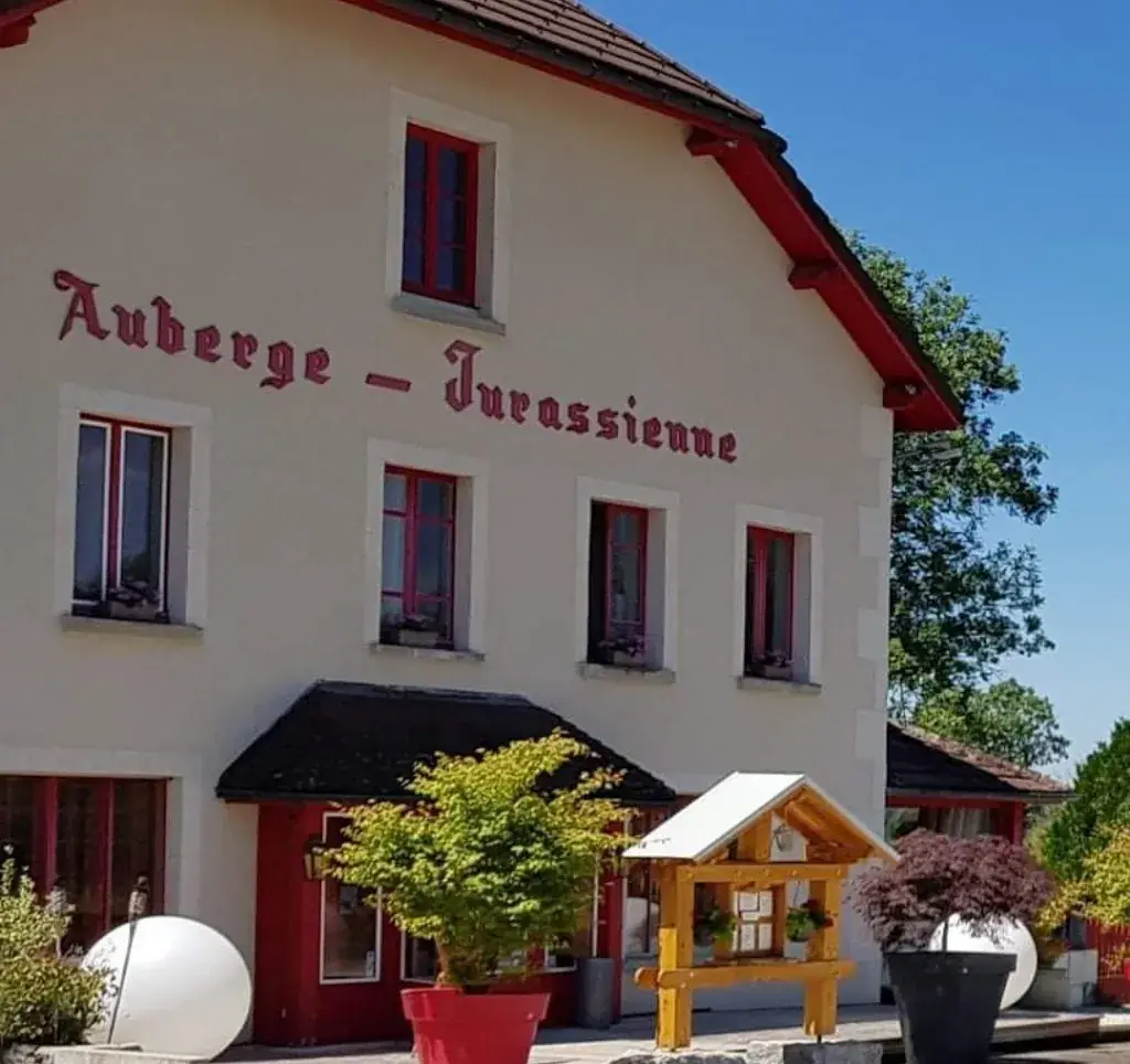 Auberge Jurassienne restaurant in Charchilla