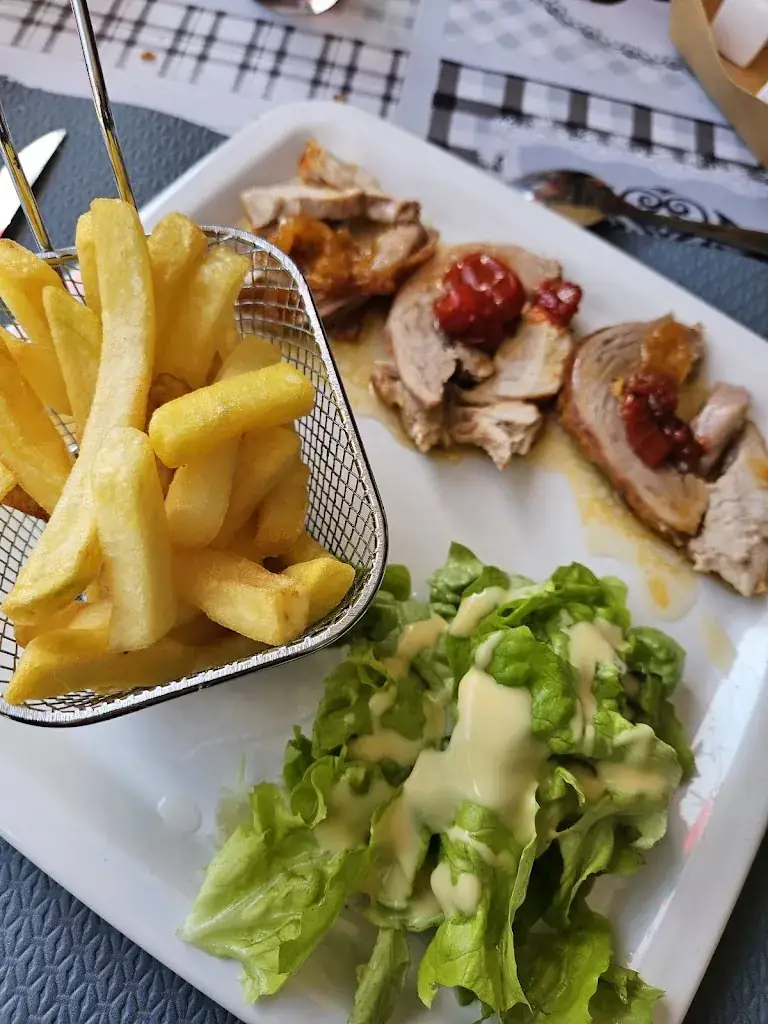 Clara Gauthier_La Bonne Franquette_Mouchard_recensione