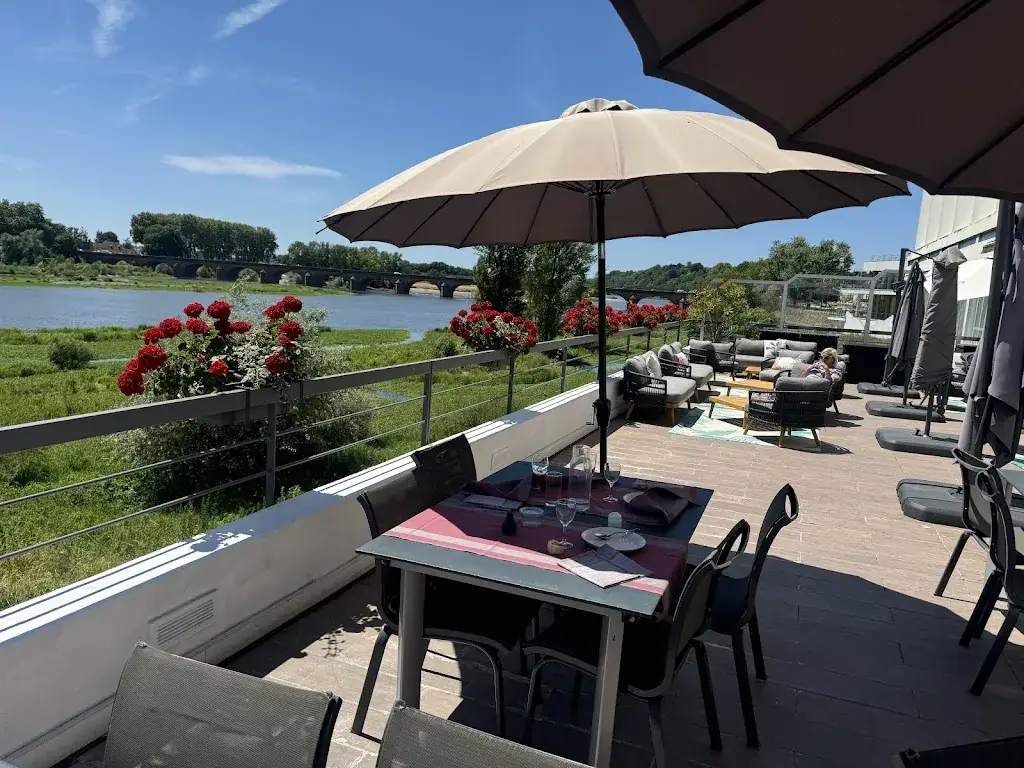 Eric ALZAI_Bar Bistrot La Terrasse | Mercure Nevers Pont de Loire_Nevers_review