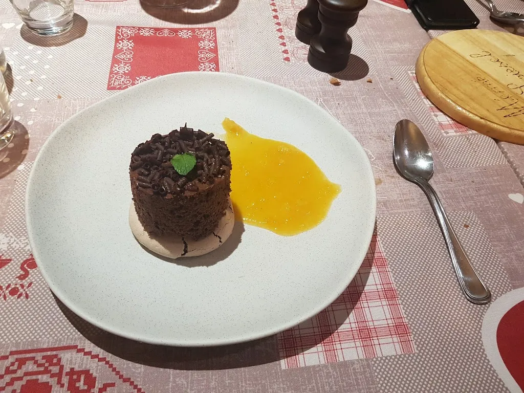 Y A_Restaurant Mémé Liesel_Denney_review