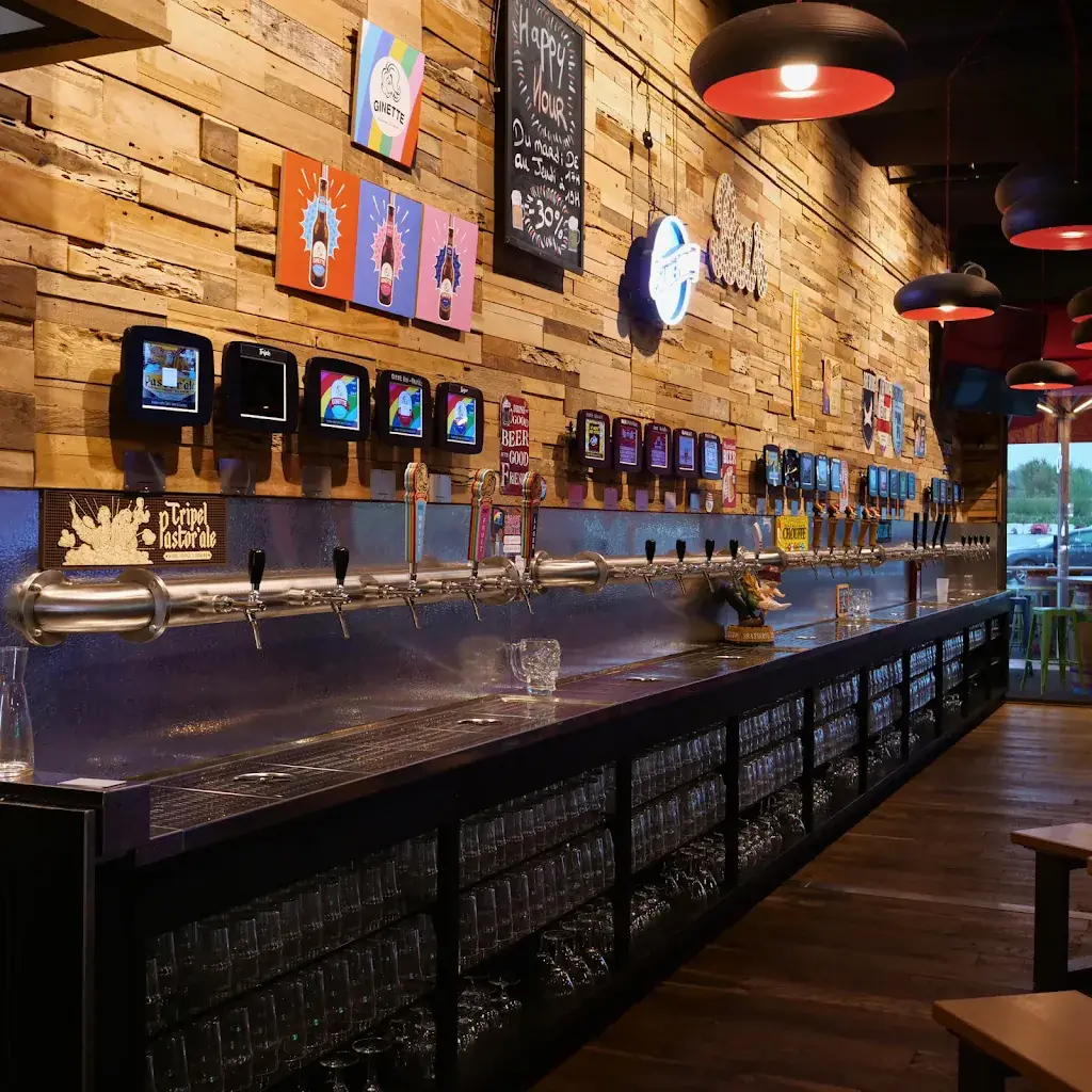 Les Potes de l'Allier Restaurant in Avermes