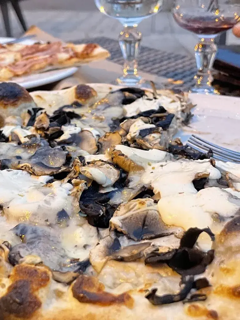 Karina Silva Vela_Le Petit Comtois_Orchamps_review