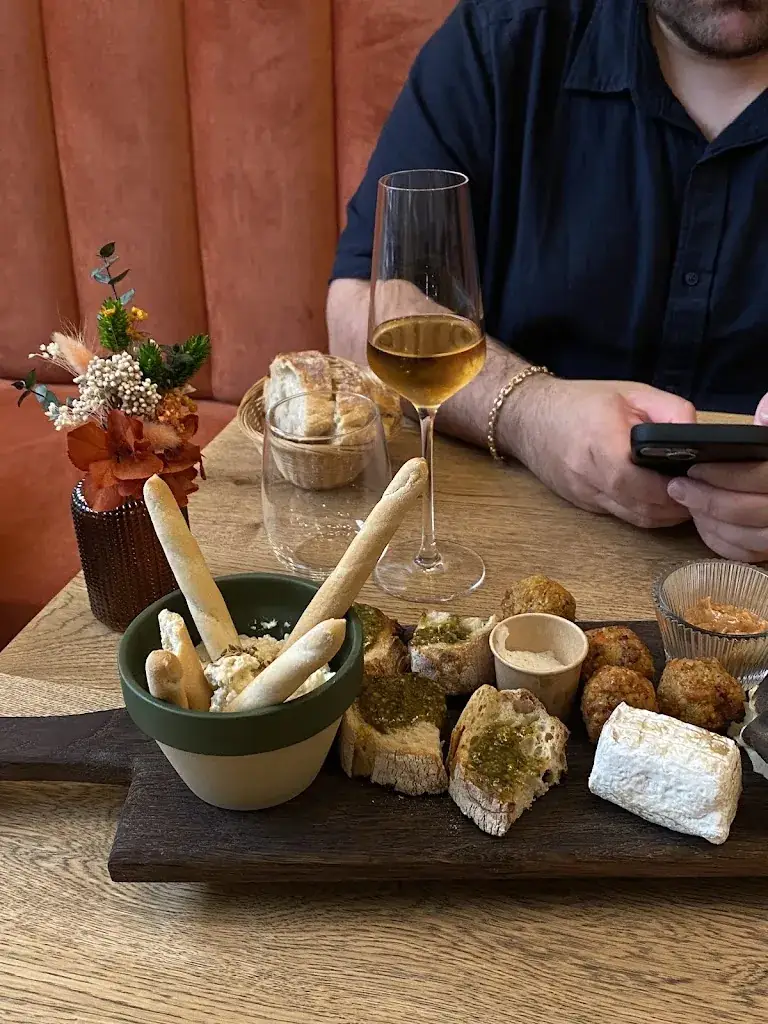 Louis Chognard_Loue à la Bouche_Scey-Maisières_review