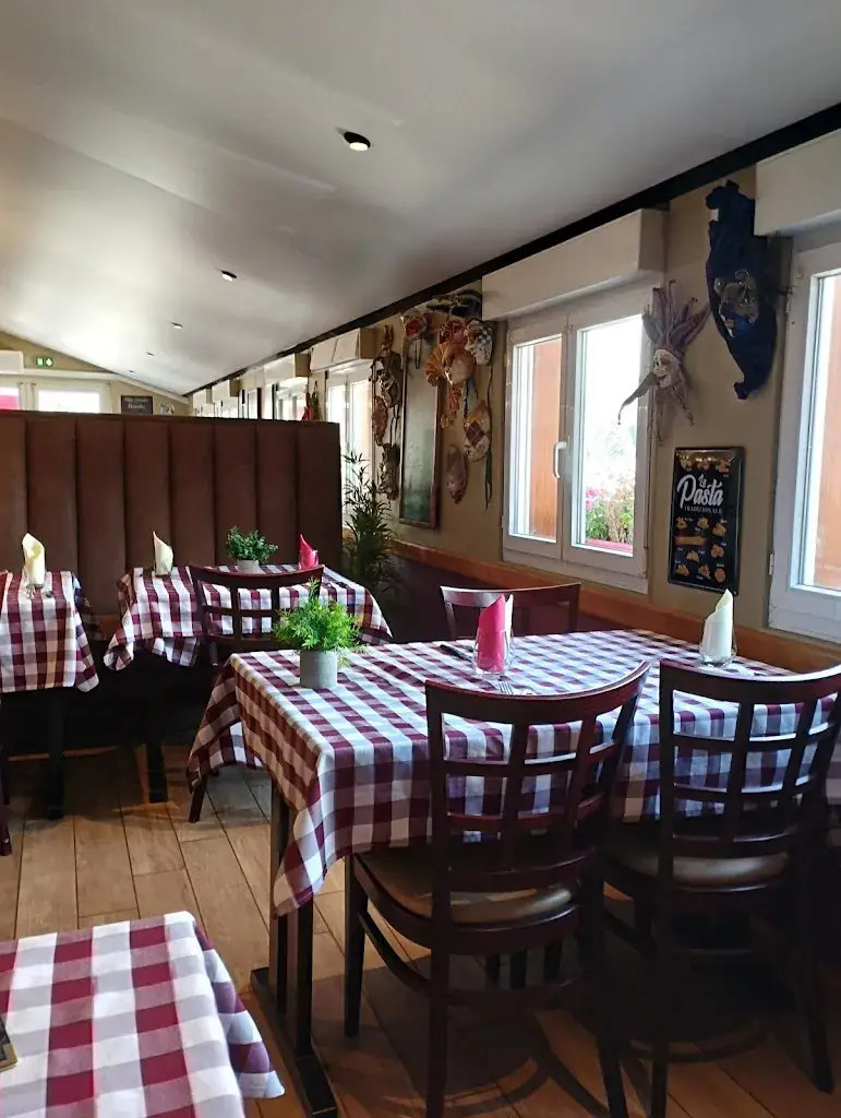 Sarah_Pizzeria La Novita Orchamps-Vennes_Orchamps-Vennes_review