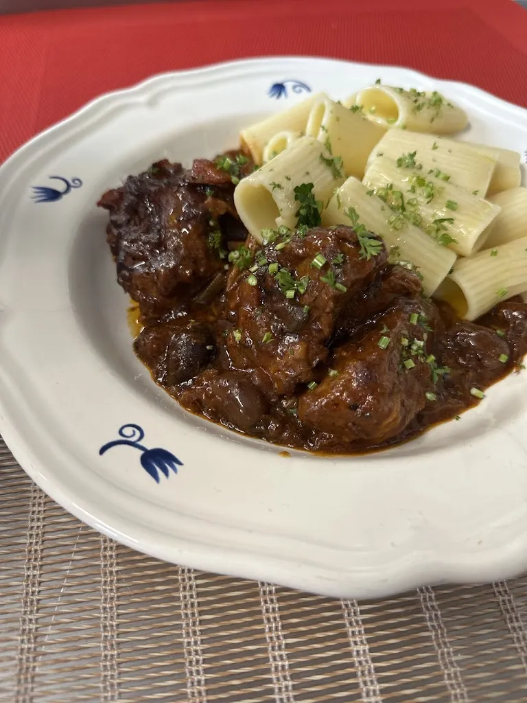 Le Café des Amis_Montbard_slider_image_3