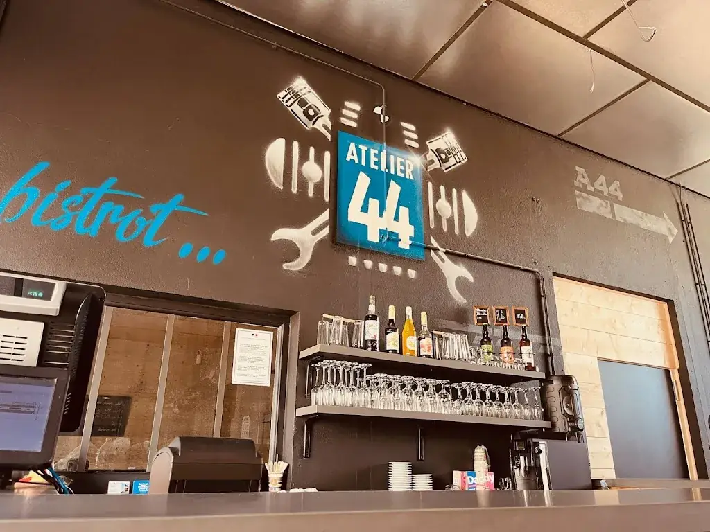 L'atelier 44 Restaurant in Avermes
