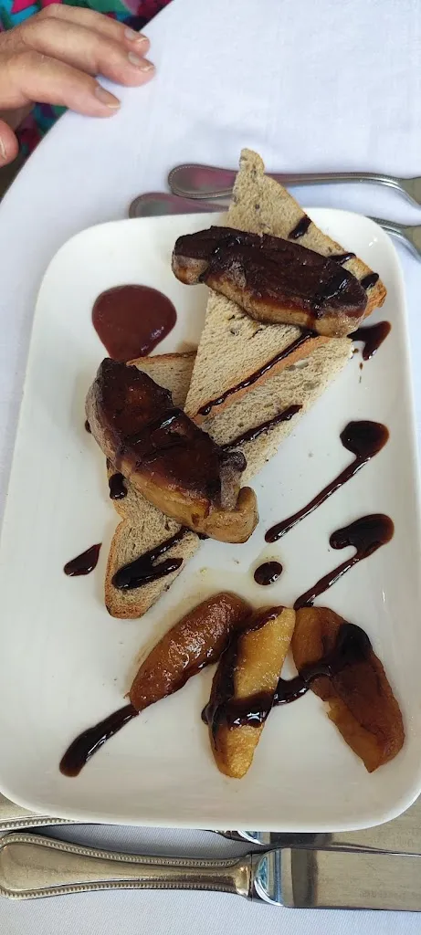 Le Marronnier restaurant_Buffon_slider_image_3