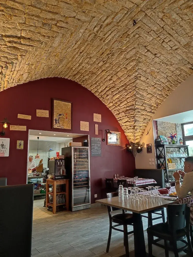 Au Tire Bouchon_Nolay_slider_image_3