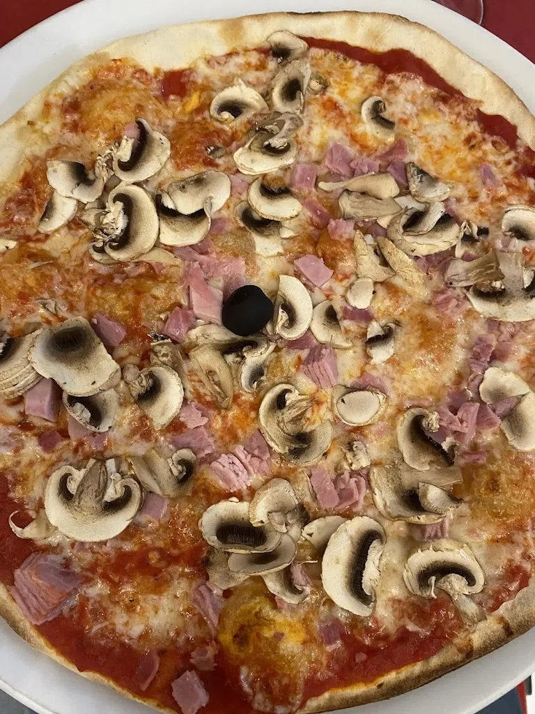 Claudia Holterman_Le Don Camillo_Nolay_review