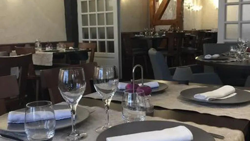 RESTAURANT LA PETITE AUBERGE restaurant in Moulins