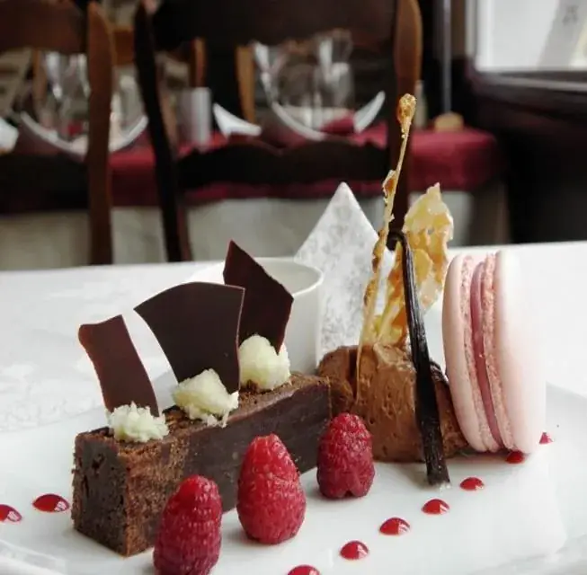 RESTAURANT LA PETITE AUBERGE_Moulins_slider_image_2