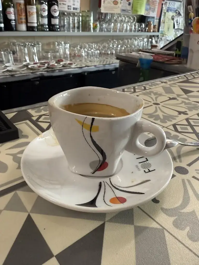 david hugon (French art deco furniture)_Bar Brasserie le Lithana_Ouroux-sur-Saône_review