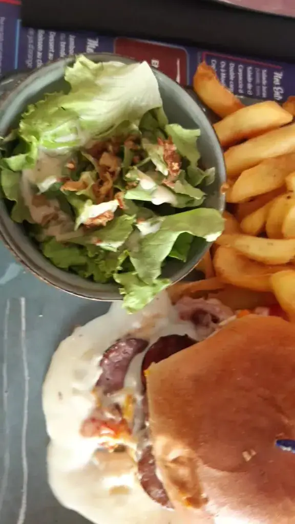 Fast & Furious Restaurant_Petit-Noir_slider_image_2