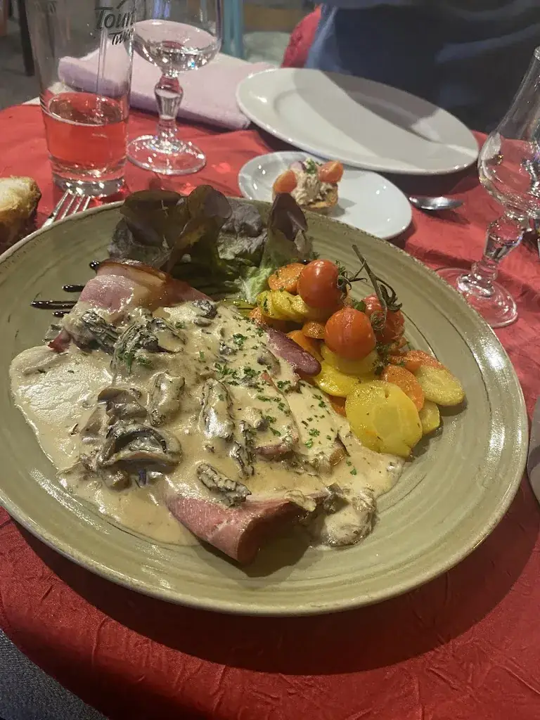 Claudia Bonnin_La Source du Val_Pierrefontaine-les-Varans_review