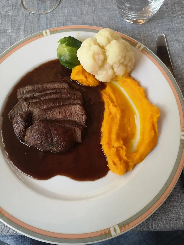 dominique déclas_Logis Hôtel du Commerce_Pierrefontaine-les-Varans_review