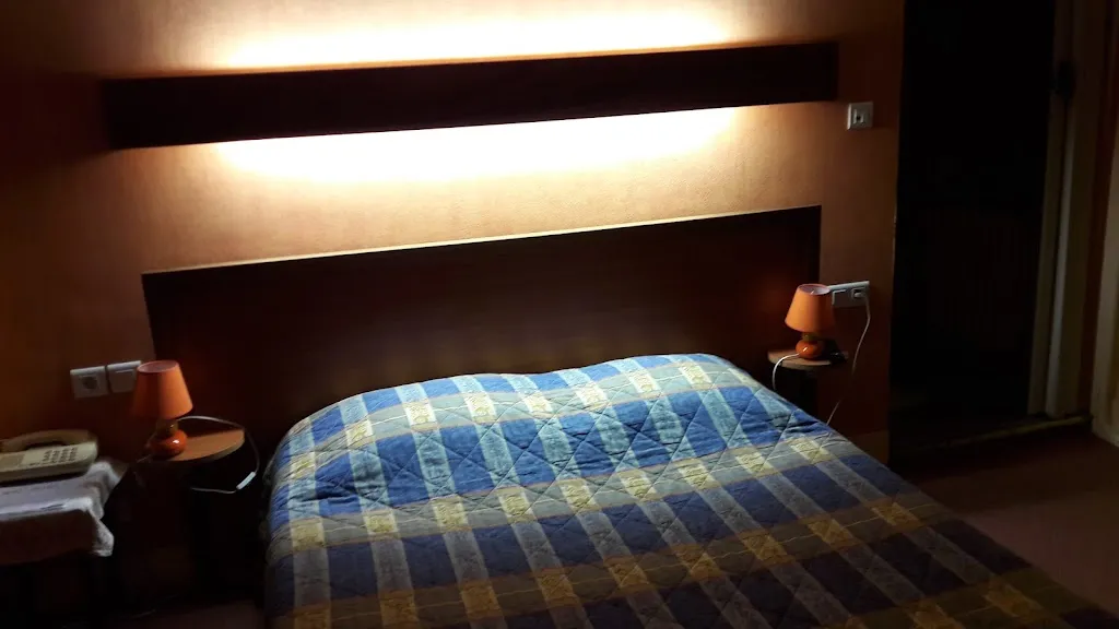 Logis Hôtel du Commerce_Pierrefontaine-les-Varans_slider_image_2