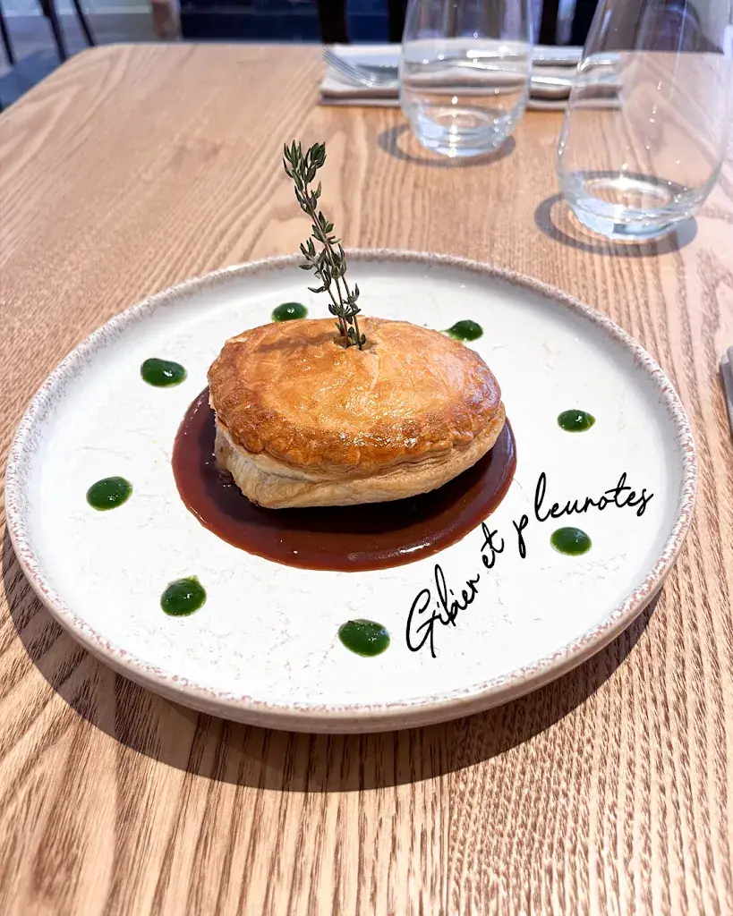 Le Meuzinc_Nuits-Saint-Georges_slider_image_2