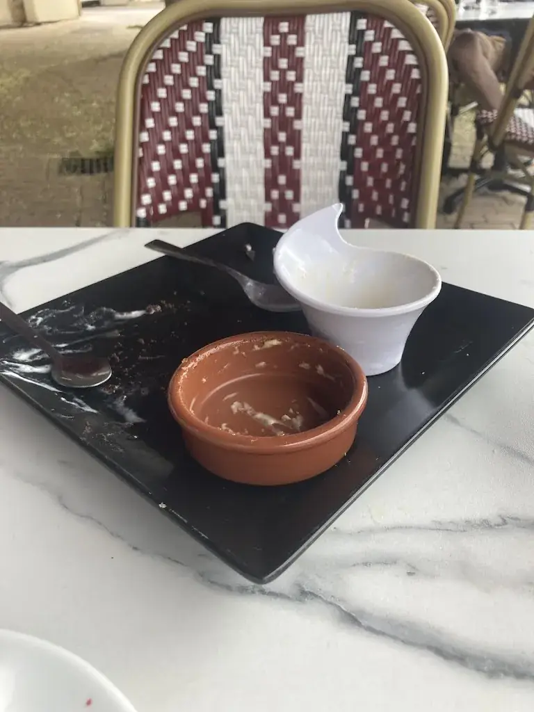 Panda Rouge_Hôtel-Bar de l'Étoile_Nuits-Saint-Georges_review