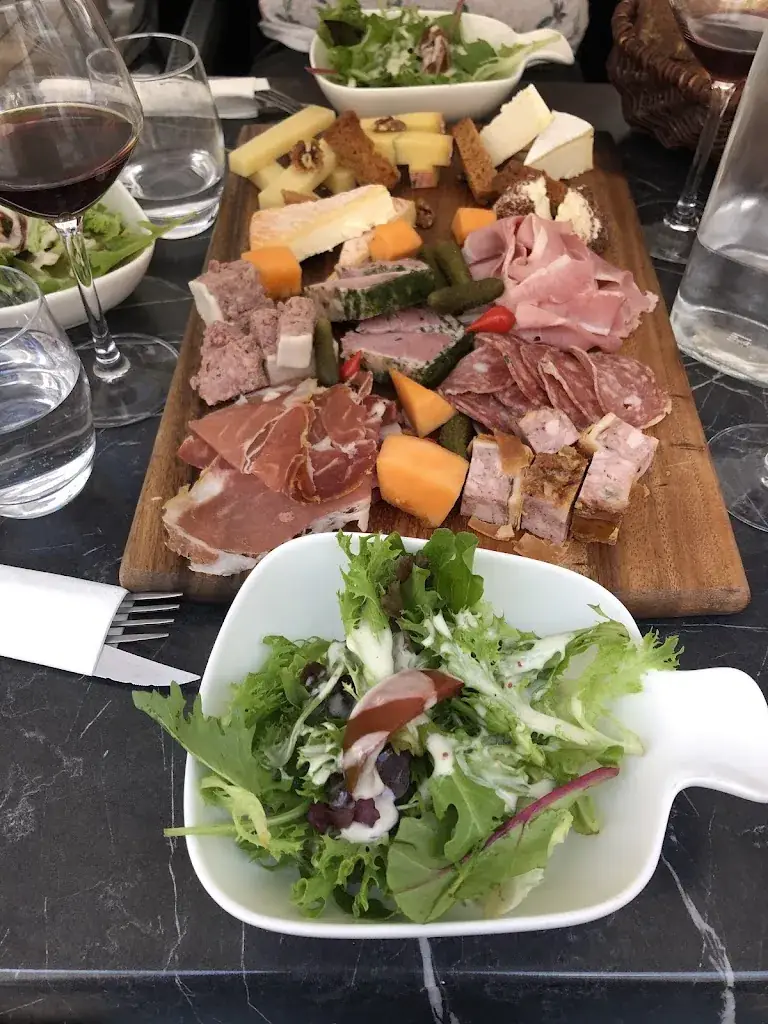 Anastasia Is_O'Bar@20 : restaurant, bar a vins, brasserie à Nuits-St-Georges_Nuits-Saint-Georges_review