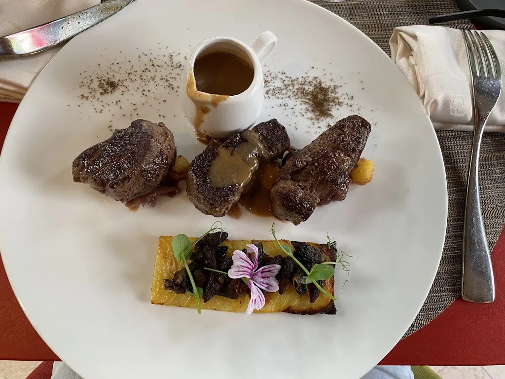 Alex Erzikov_Restaurant La Toute Petite Auberge_Vosne-Romanée_review