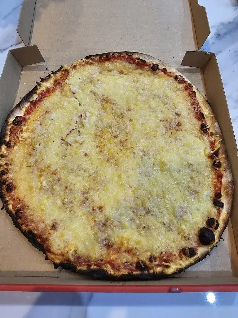 Stefano Tarantino_Pizzeria Grill Le Fourneau_Pont-de-Roide-Vermondans_review