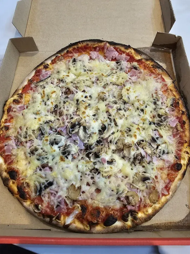 Pizzeria Grill Le Fourneau_Pont-de-Roide-Vermondans_slider_image_3