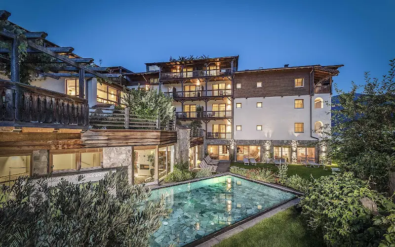 Taubers Unterwirt Aktiv & Vitalhotel restaurant in Italy