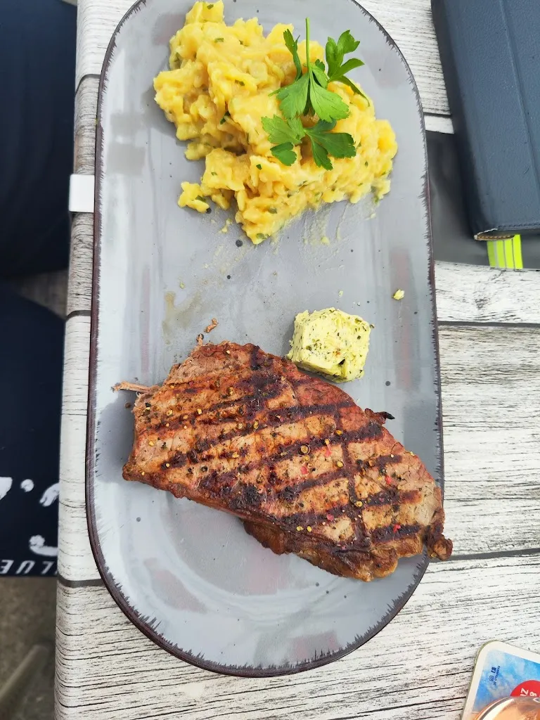 Sabrina Lange_S'Höfle_Bempflingen_review