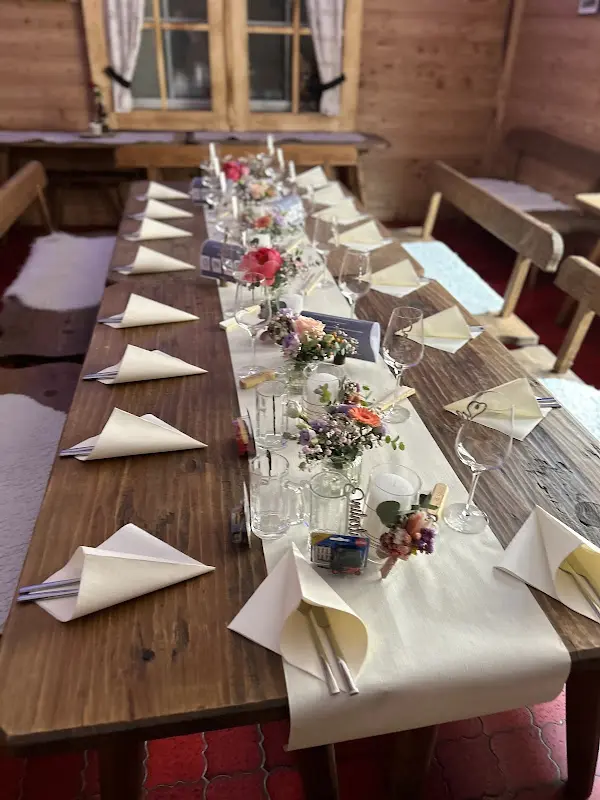 Gasthaus zur Post restaurant in Wallerfing