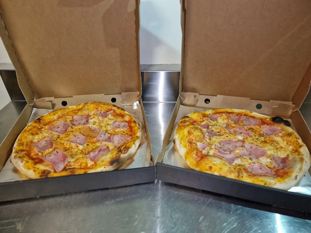 Pizza Tramonto_Bempflingen_slider_image_3