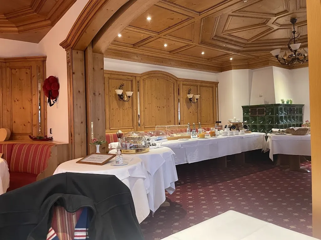 Xavier_Hirsch_Berghaupten_recensione