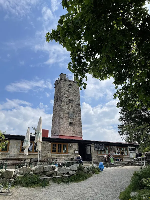 Yunqi Bussler_Gipfelrestaurant Asenturm_Fichtelberg_review