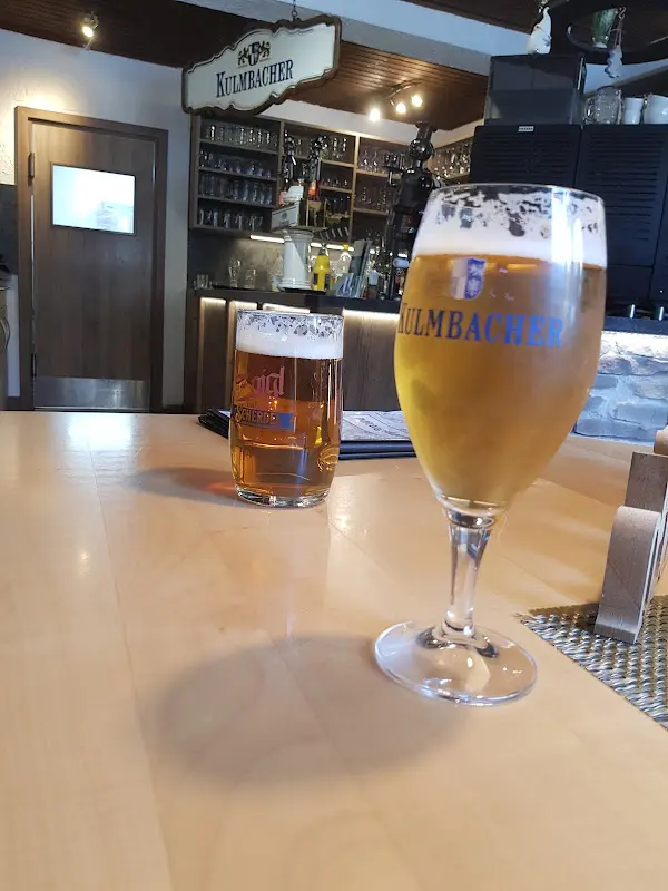 Silvester Korkos_Waldrasthaus Karches_Bischofsgrün_review