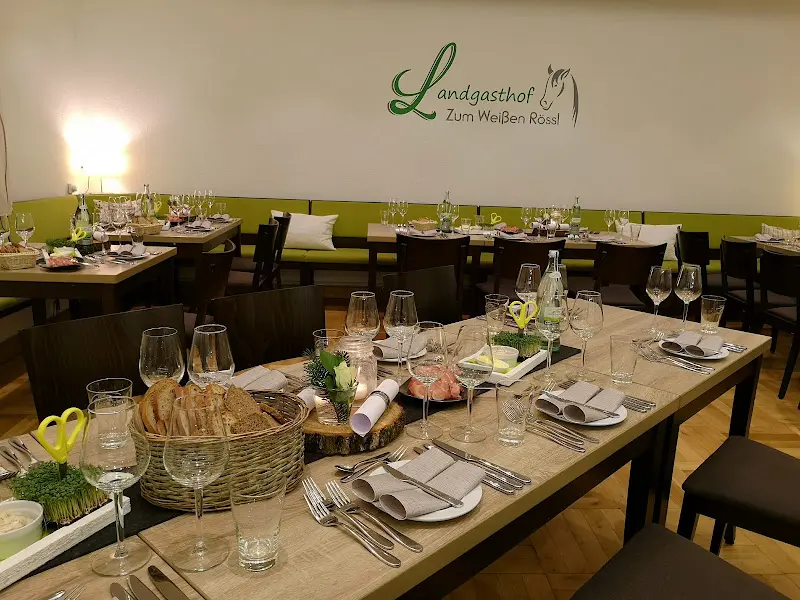 Landgasthof Zum Weißen Rössl restaurant in Burkardroth